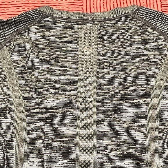 lululemon athletica women’s size 8 Heathered Gray Short Sleeve Tee - Picture 9 of 13